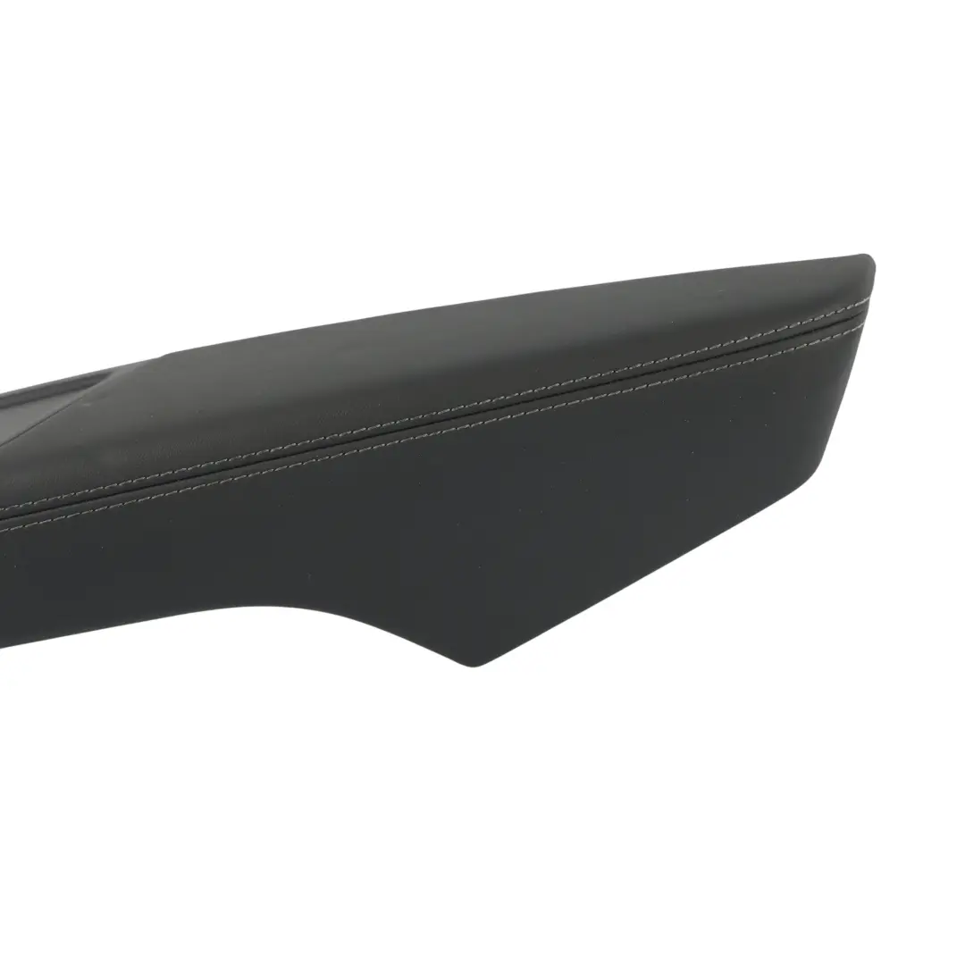 Sportback Pannello Porta Bracciolo Pelle Nero Destro per Audi A5 F5 con numero di parte 8W0867374A Audi A5 F5 Sportback Pannello Porta Bracciolo Pelle Nero Destro - SKU 8W0867374A - Numero di parte 8W0867374A