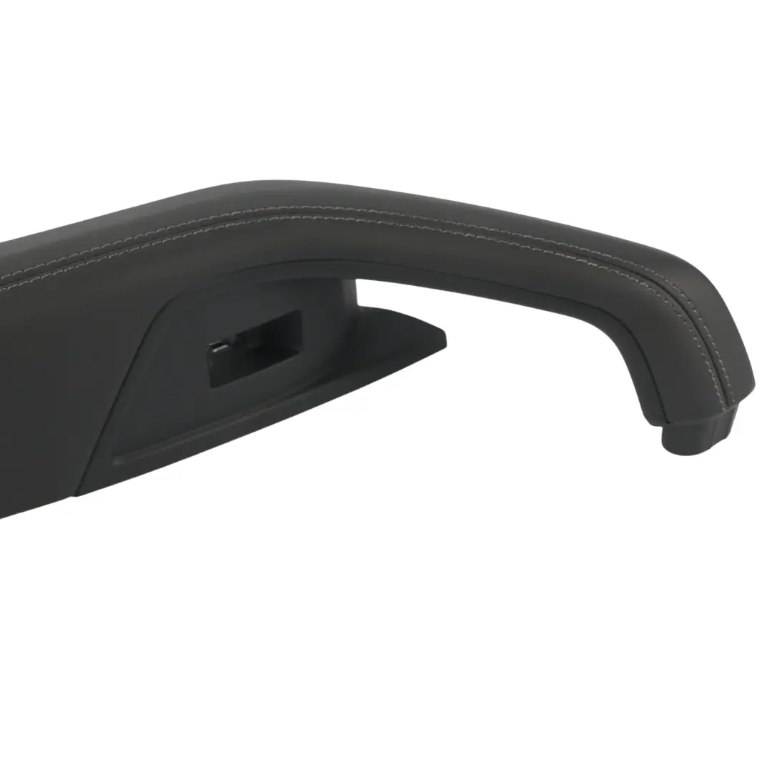 Sportback Türverkleidung Armlehne Leder Schwarz Rechts für Audi A5 F5 mit Teilenummer 8W0867374A Audi A5 F5 Sportback Türverkleidung Armlehne Leder Schwarz Rechts - SKU 8W0867374A - Teilenummer 8W0867374A