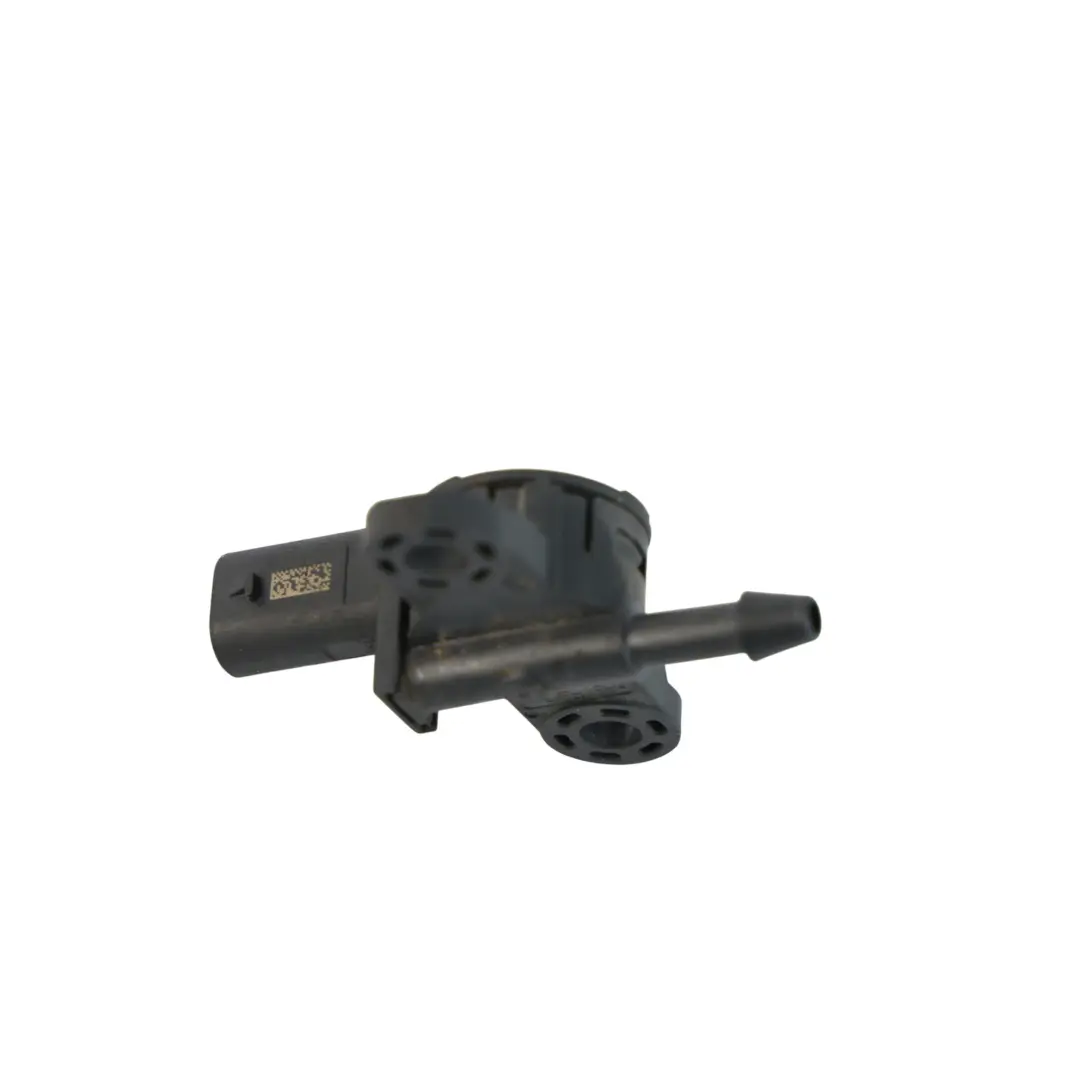Sensore Pressione Sistema Protezione Pedoni per Audi A4 B9 A5 F5 con numero di parte 8W0959121B Audi A4 B9 A5 F5 Sensore Pressione Sistema Protezione Pedoni - SKU 8W0959121B - Numero di parte 8W0959121B