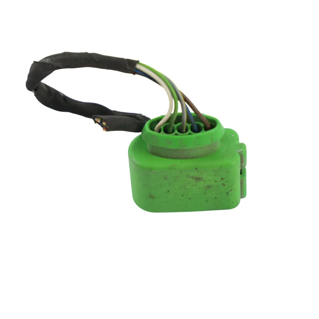 Connecteur Feu Arrière Extérieur Gauche pour Audi A4 B9 à propos du numéro de pièce 8W5945069A Audi A4 B9 Connecteur Feu Arrière Extérieur Gauche - SKU 8W5945069A-1 - Numéro de pièce 8W5945069A