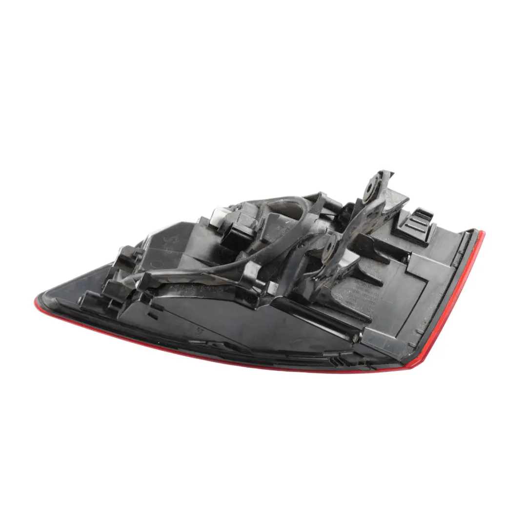 Sedán Luz Piloto Trasero Exterior Portón Izquierdo para Audi A4 B9 con número de pieza 8W5945069A Audi A4 B9 Sedán Luz Piloto Trasero Exterior Portón Izquierdo - SKU 8W5945069A - Número de pieza 8W5945069A