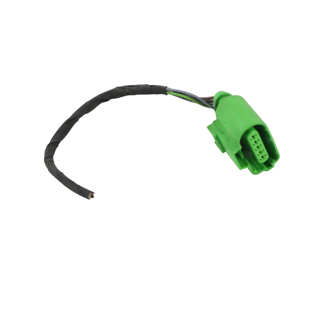 Conector Cable Luz Trasera Exterior Derecha 8W5945076A para Audi A4 B9 con número de pieza 8W5945070A Audi A4 B9 Conector Cable Luz Trasera Exterior Derecha 8W5945076A - SKU 8W5945070A-1 - Número de pieza 8W5945070A