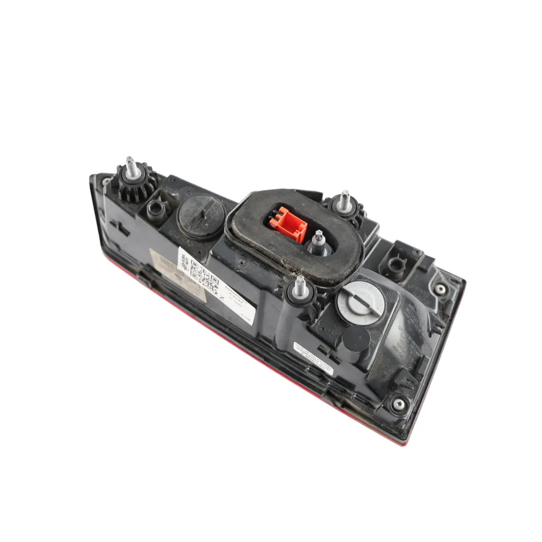 Tail Light Lamp Inner Tailgate Right O/S to Audi A4 B9 Saloon Rear with Part number 8W5945076A Audi A4 B9 Saloon Rear Tail Light Lamp Inner Tailgate Right O/S - SKU 8W5945076A - Part number 8W5945076A