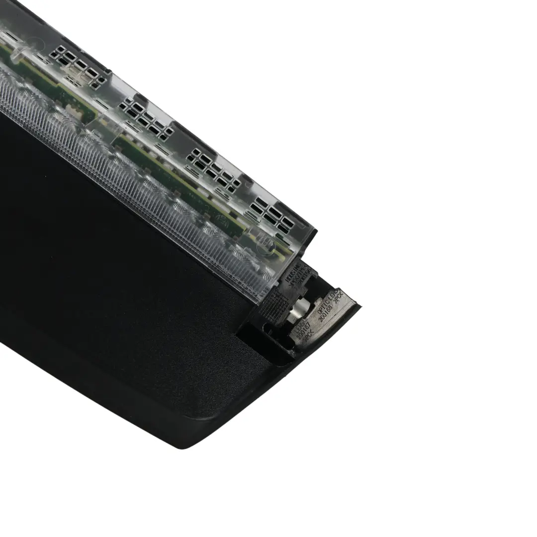 Luz Freno Trasera Tercera para Audi A4 S4 B9 con número de pieza 8W5945097E Audi A4 S4 B9 Luz Freno Trasera Tercera - SKU 8W5945097E - Número de pieza 8W5945097E