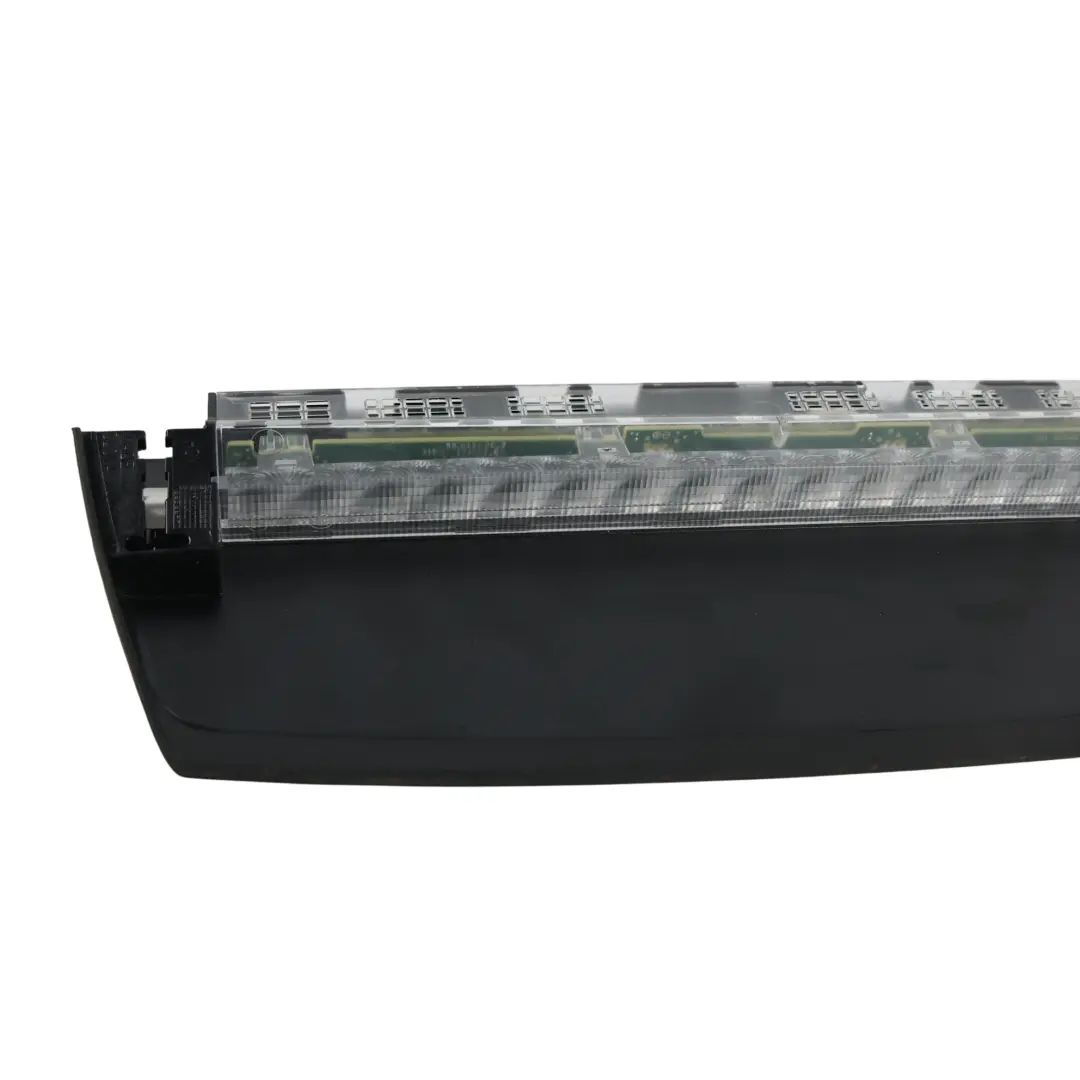 Luz Freno Trasera Tercera para Audi A4 S4 B9 con número de pieza 8W5945097E Audi A4 S4 B9 Luz Freno Trasera Tercera - SKU 8W5945097E - Número de pieza 8W5945097E