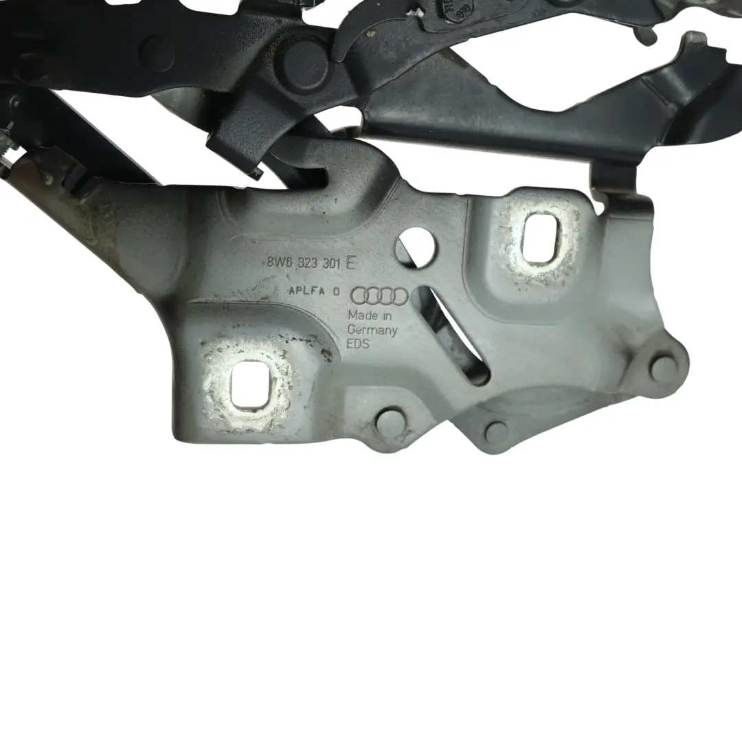 Bisagra Capó Izquierda Negro Mítico Metalizado Y9T para Audi A5 F5 con número de pieza 8W6823301E Audi A5 F5 Bisagra Capó Izquierda Negro Mítico Metalizado Y9T - SKU 8W6823301E-MYB - Número de pieza 8W6823301E