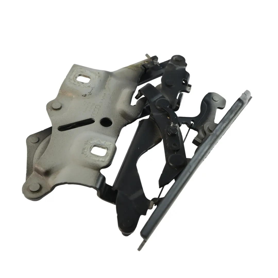 Charnière Capot Gauche Noir Mythique Métallisé Y9T pour Audi A5 F5 à propos du numéro de pièce 8W6823301E Audi A5 F5 Charnière Capot Gauche Noir Mythique Métallisé Y9T - SKU 8W6823301E-MYB - Numéro de pièce 8W6823301E