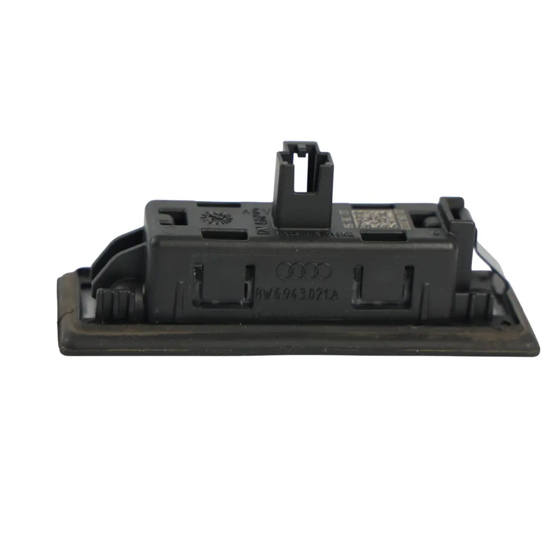 Tylne Lampki Tablicy Rejestracyjnej Komplet do Audi A5 F5 o numerze 8W6943021A Audi A5 F5 Tylne Lampki Tablicy Rejestracyjnej Komplet - SKU 8W6943021A-1 - Numer Części 8W6943021A