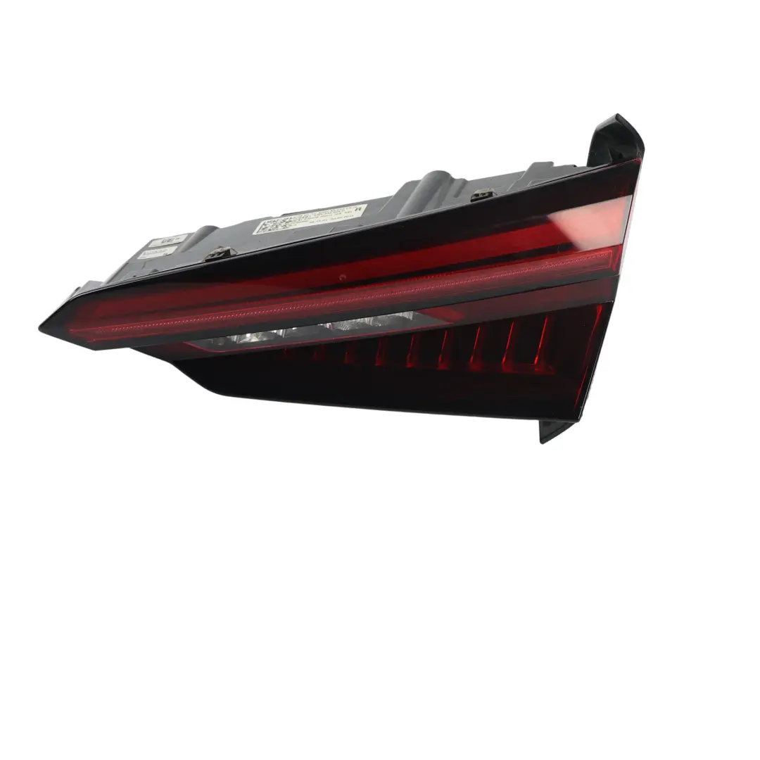 Lampa Tylna LED Wewnętrzna W Klapie Prawa do Audi A5 S5 F5 o numerze 8W6945094H Audi A5 S5 F5 Lampa Tylna LED Wewnętrzna W Klapie Prawa - SKU 8W6945094H - Numer Części 8W6945094H