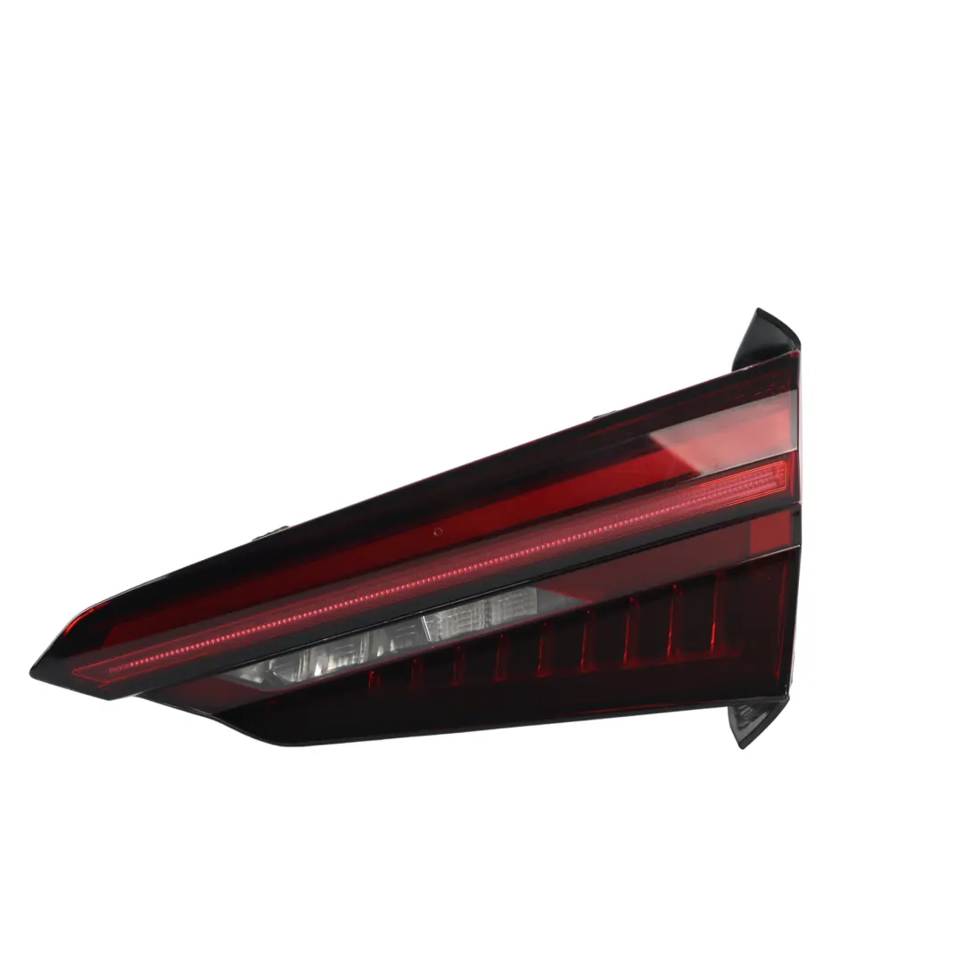 Fanale LED Posteriore Interno Portellone Destro per Audi A5 S5 F5 con numero di parte 8W6945094H Audi A5 S5 F5 Fanale LED Posteriore Interno Portellone Destro - SKU 8W6945094H - Numero di parte 8W6945094H