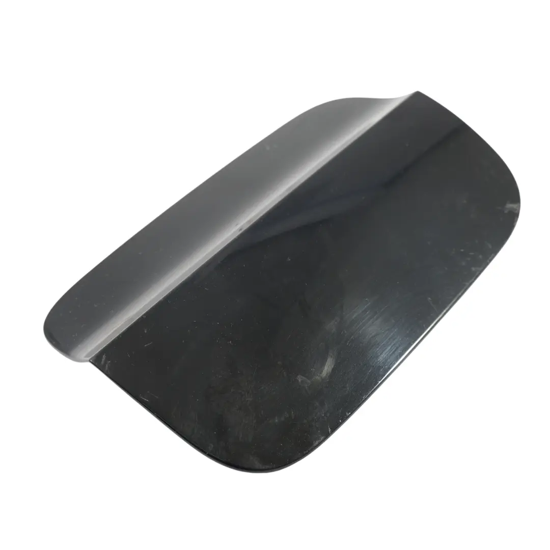 Klapka Wlewu Paliwa Czarna do Audi A5 F5 o numerze 8W8809907 Audi A5 F5 Klapka Wlewu Paliwa Czarna - SKU 8W8809907-MYB - Numer Części 8W8809907