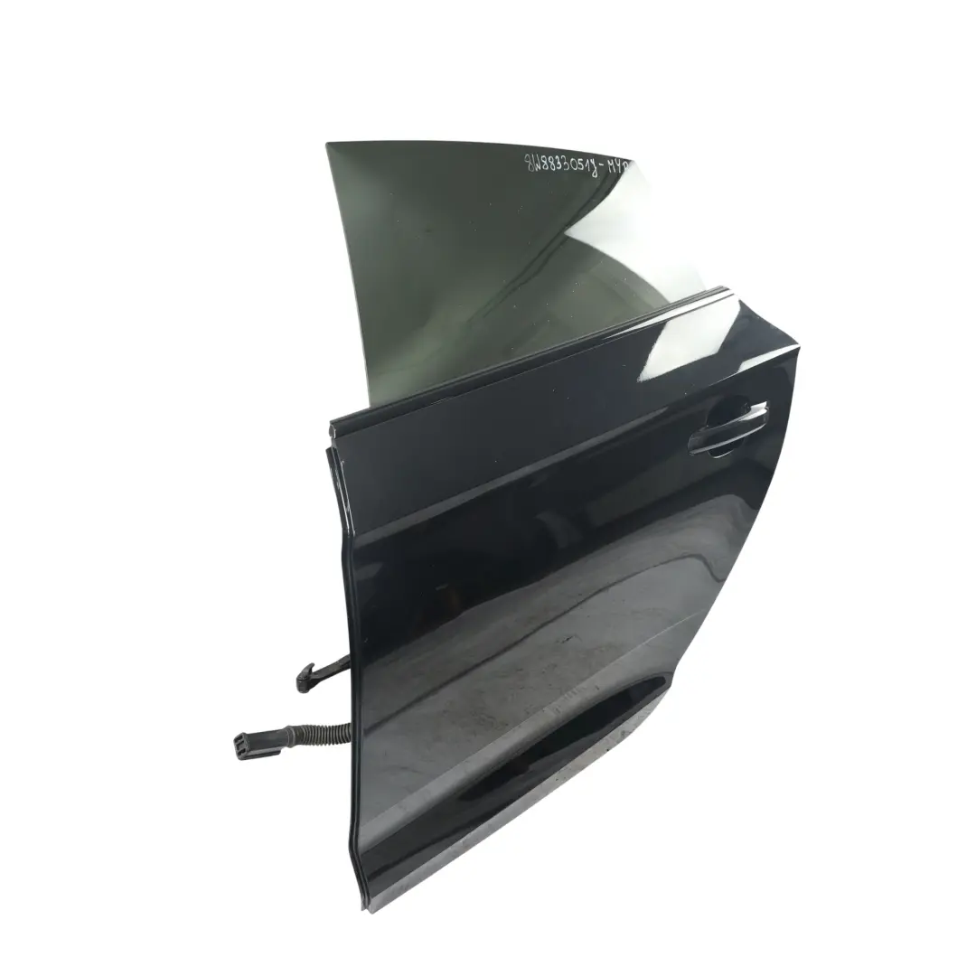 Puerta Trasera Izquierda Panel Cobertura Negro Mítico Metalizado Y9T para Audi A5 F5 con número de pieza 8W8833051J Audi A5 F5 Puerta Trasera Izquierda Panel Cobertura Negro Mítico Metalizado Y9T - SKU 8W8833051J-MYB - Número de pieza 8W8833051J