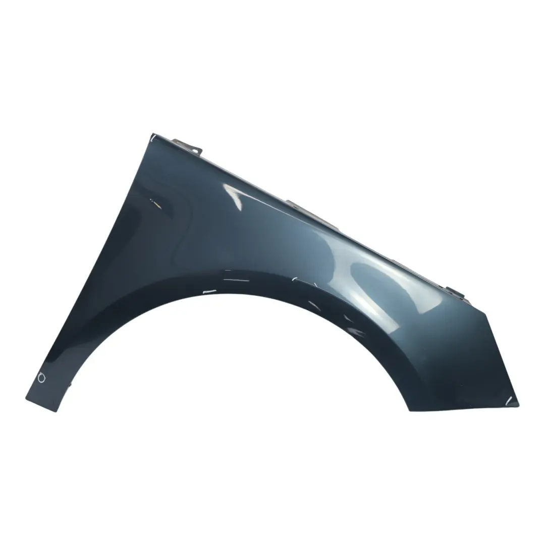 Parafango Anteriore Destro Blu Utopia X5L per Audi A1 8X con numero di parte 8X0821106A Audi A1 8X Parafango Anteriore Destro Blu Utopia X5L - SKU 8X0821106A-UBL - Numero di parte 8X0821106A