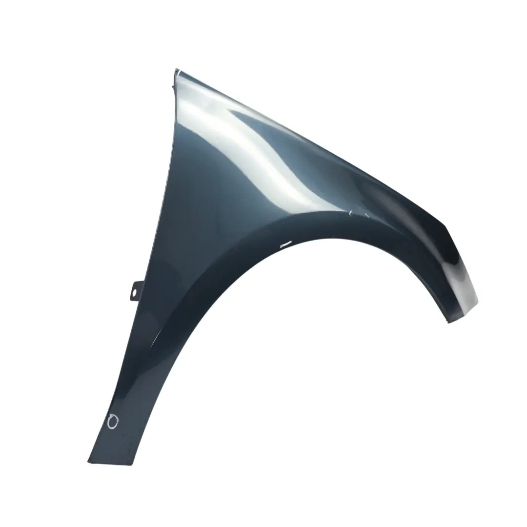Parafango Anteriore Destro Blu Utopia X5L per Audi A1 8X con numero di parte 8X0821106A Audi A1 8X Parafango Anteriore Destro Blu Utopia X5L - SKU 8X0821106A-UBL - Numero di parte 8X0821106A