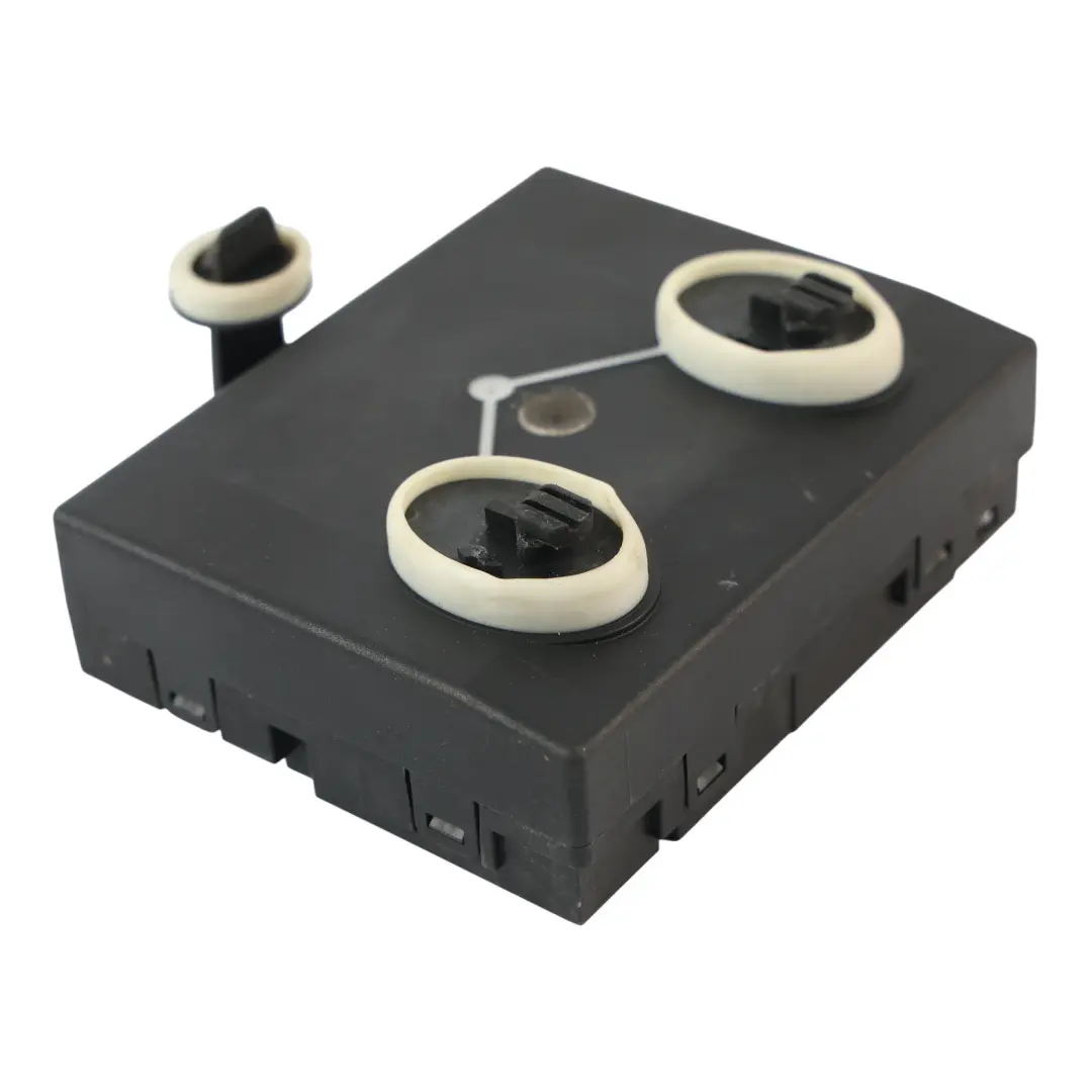 Mk2 B6 Door Control Module ECU Front Left N/S to Skoda Superb with Part number 8X0959792E Skoda Superb Mk2 B6 Door Control Module ECU Front Left N/S - SKU 8X0959792E - Part number 8X0959792E