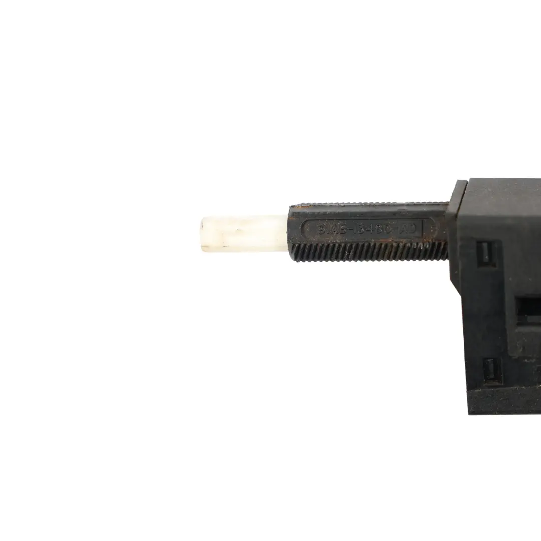 Interruptor Luz Pedal Freno para Land Rover Discovery 3 L319 con número de pieza 91AB-13480-AD Land Rover Discovery 3 L319 Interruptor Luz Pedal Freno - SKU 91AB-13480-AD - Número de pieza 91AB-13480-AD