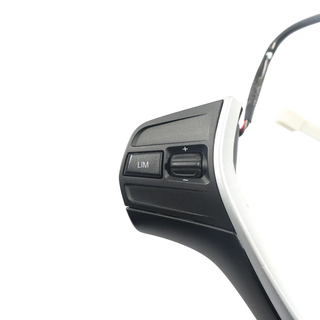 Przełączniki Ramka Kierownicy Sport do BMW F20 F30 o numerze 9225710 BMW F20 F30 Przełączniki Ramka Kierownicy Sport - SKU 9225710-8 - Numer Części 9225710