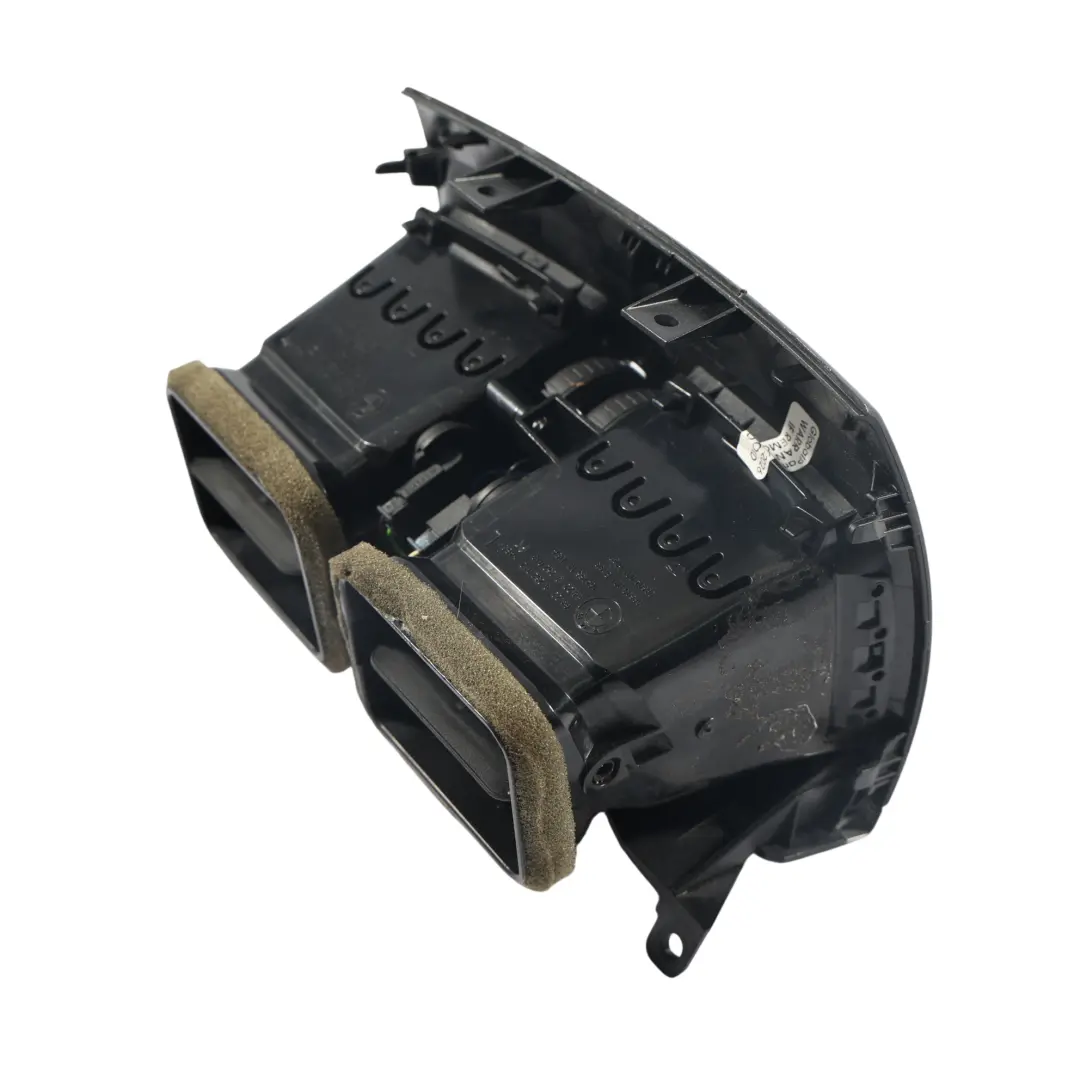 Kratka Nawiewu Środkowa Tylna Czarna do BMW X5 F15 F85 X6 F16 F86 o numerze 9252013 BMW X5 F15 F85 X6 F16 F86 Kratka Nawiewu Środkowa Tylna Czarna - SKU 9252013 - Numer Części 9252013