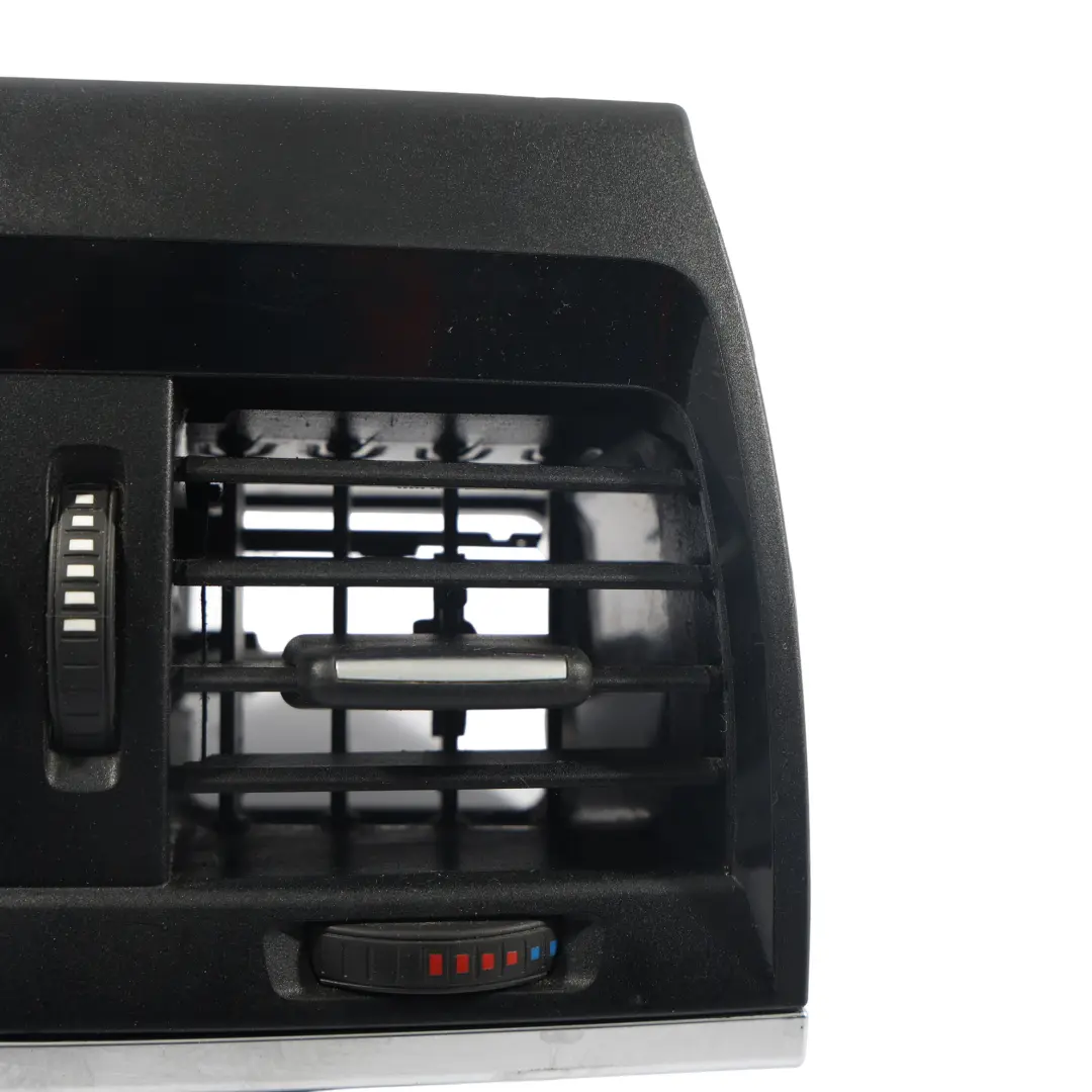 Kratka Nawiewu Środkowa Tylna Czarna do BMW X5 F15 F85 X6 F16 F86 o numerze 9252013 BMW X5 F15 F85 X6 F16 F86 Kratka Nawiewu Środkowa Tylna Czarna - SKU 9252013 - Numer Części 9252013