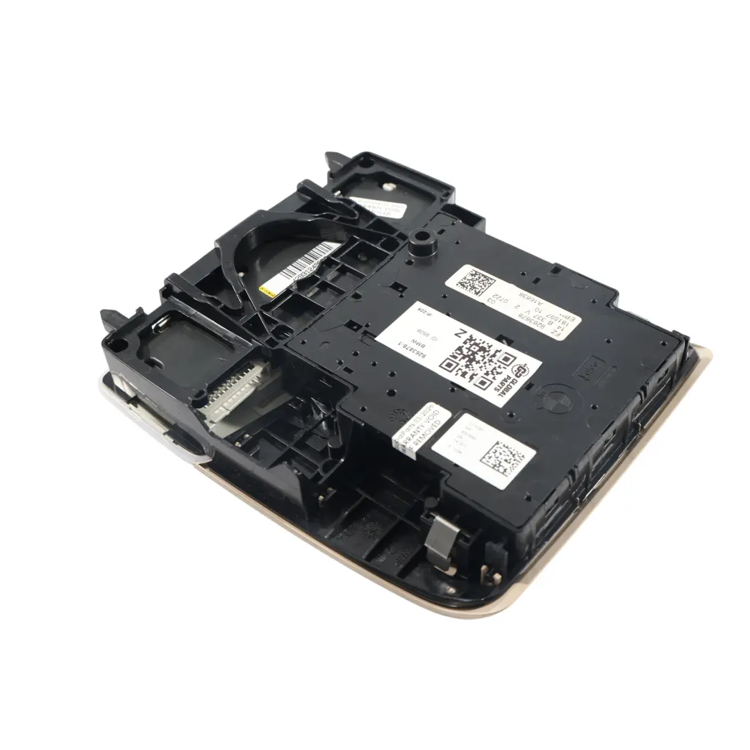 Lampka Podsufitki Przednia Beżowa do BMW F20 F22 F30 F32 LCI o numerze 9263878 BMW F20 F22 F30 F32 LCI Lampka Podsufitki Przednia Beżowa - SKU 9263878-1 - Numer Części 9263878