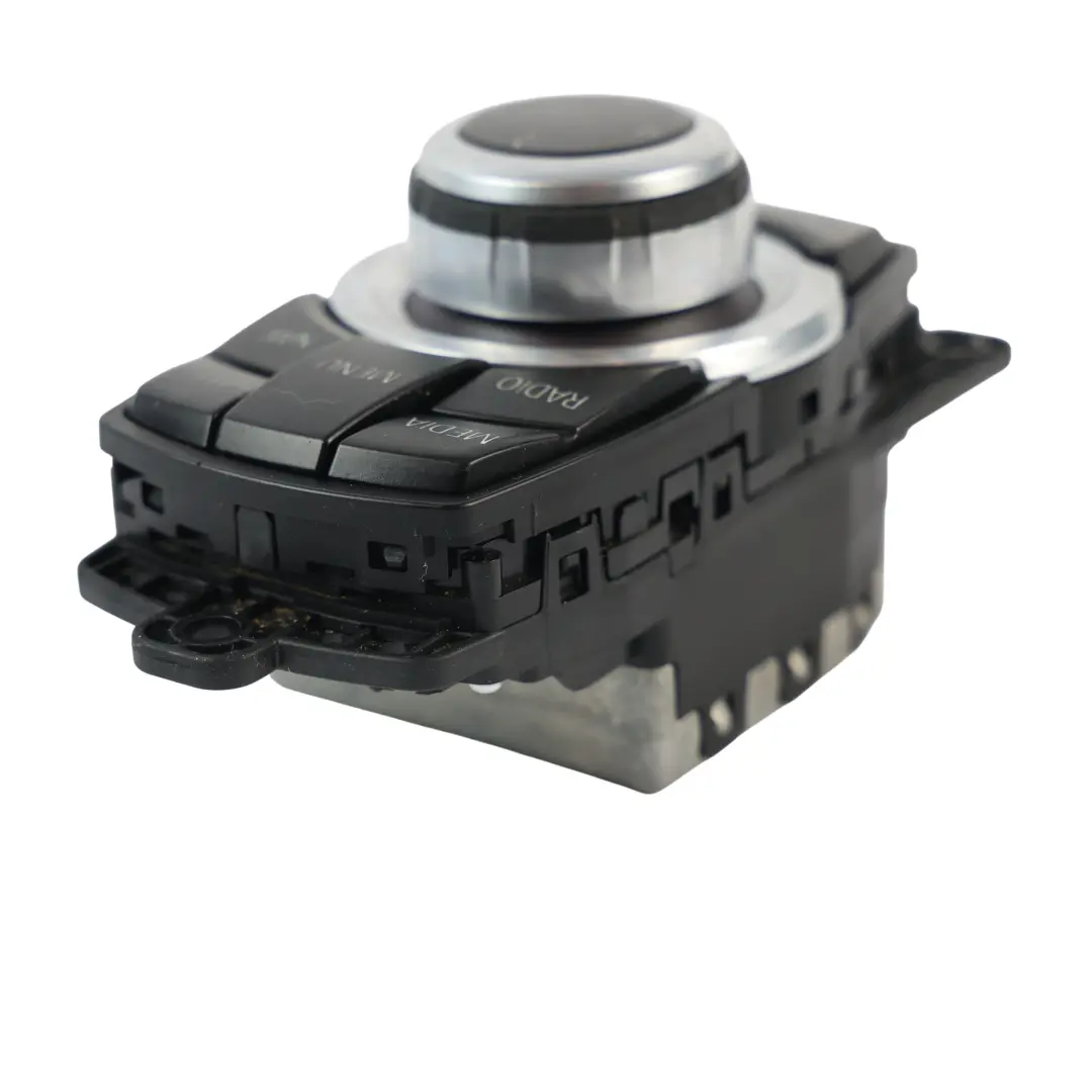 Pokrętło Przełącznik Kontroler iDrive do BMW F10 F11 F20 F21 F30 o numerze 9286699 BMW F10 F11 F20 F21 F30 Pokrętło Przełącznik Kontroler iDrive - SKU 9286699 - Numer Części 9286699