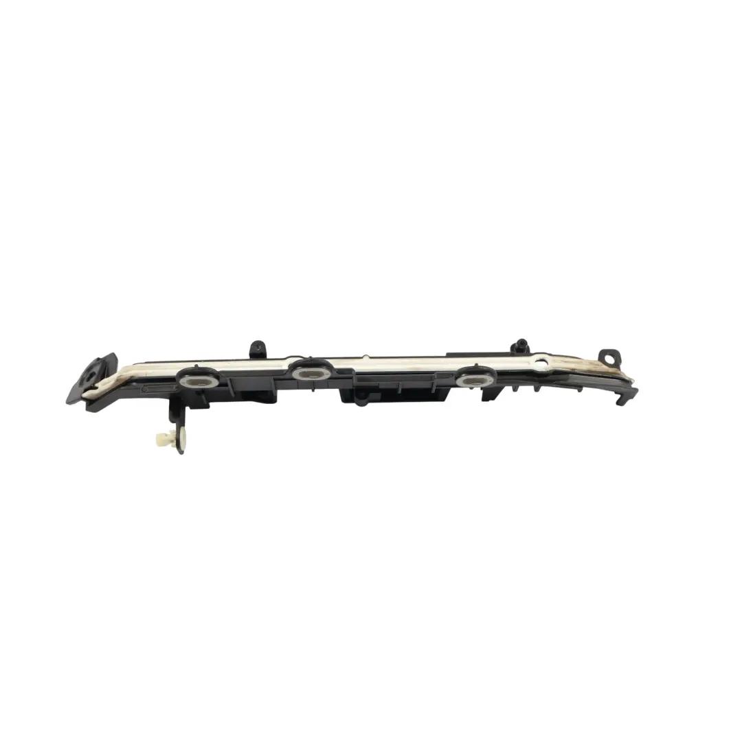 Uszczelka Wspornik Podszybia Komory Silnika Prawa do BMW G30 G31 G32 o numerze 9334788 BMW G30 G31 G32 Uszczelka Wspornik Podszybia Komory Silnika Prawa - SKU 9334788 - Numer Części 9334788