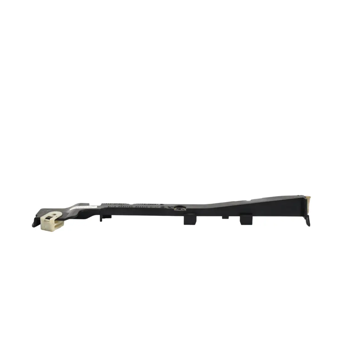 Supporto Condotto Cavi Cablaggio Sinistro per BMW G11 G12 G30 G31 G32 con numero di parte 9334789 BMW G11 G12 G30 G31 G32 Supporto Condotto Cavi Cablaggio Sinistro - SKU 9334789 - Numero di parte 9334789