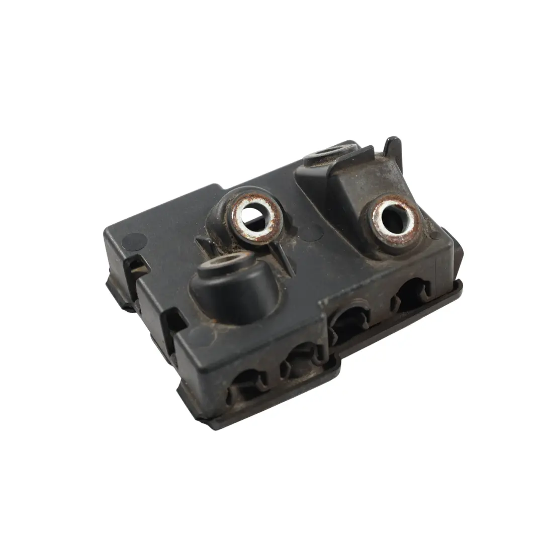 Connection Bracket Wiring Harness Cover Housing to BMW G30 G31 G32 Plug-In with Part number 9365114 BMW G30 G31 G32 Plug-In Connection Bracket Wiring Harness Cover Housing - SKU 9365114 - Part number 9365114