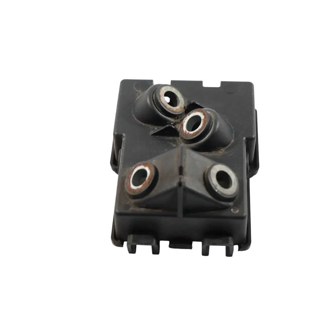 Staffa Collegamento Cablaggio Copertura Alloggiamento per BMW G30 G31 G32 con numero di parte 9365114 BMW G30 G31 G32 Staffa Collegamento Cablaggio Copertura Alloggiamento - SKU 9365114 - Numero di parte 9365114