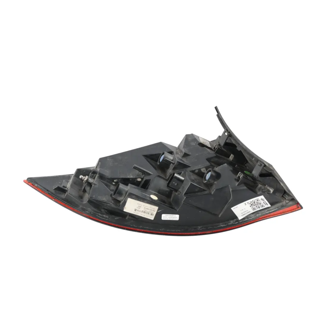 Tail Light Tailgate Side Lamp Right O/S to Porsche Cayenne 92A Rear with Part number 95863109602 Porsche Cayenne 92A Rear Tail Light Tailgate Side Lamp Right O/S - SKU 95863109602 - Part number 95863109602