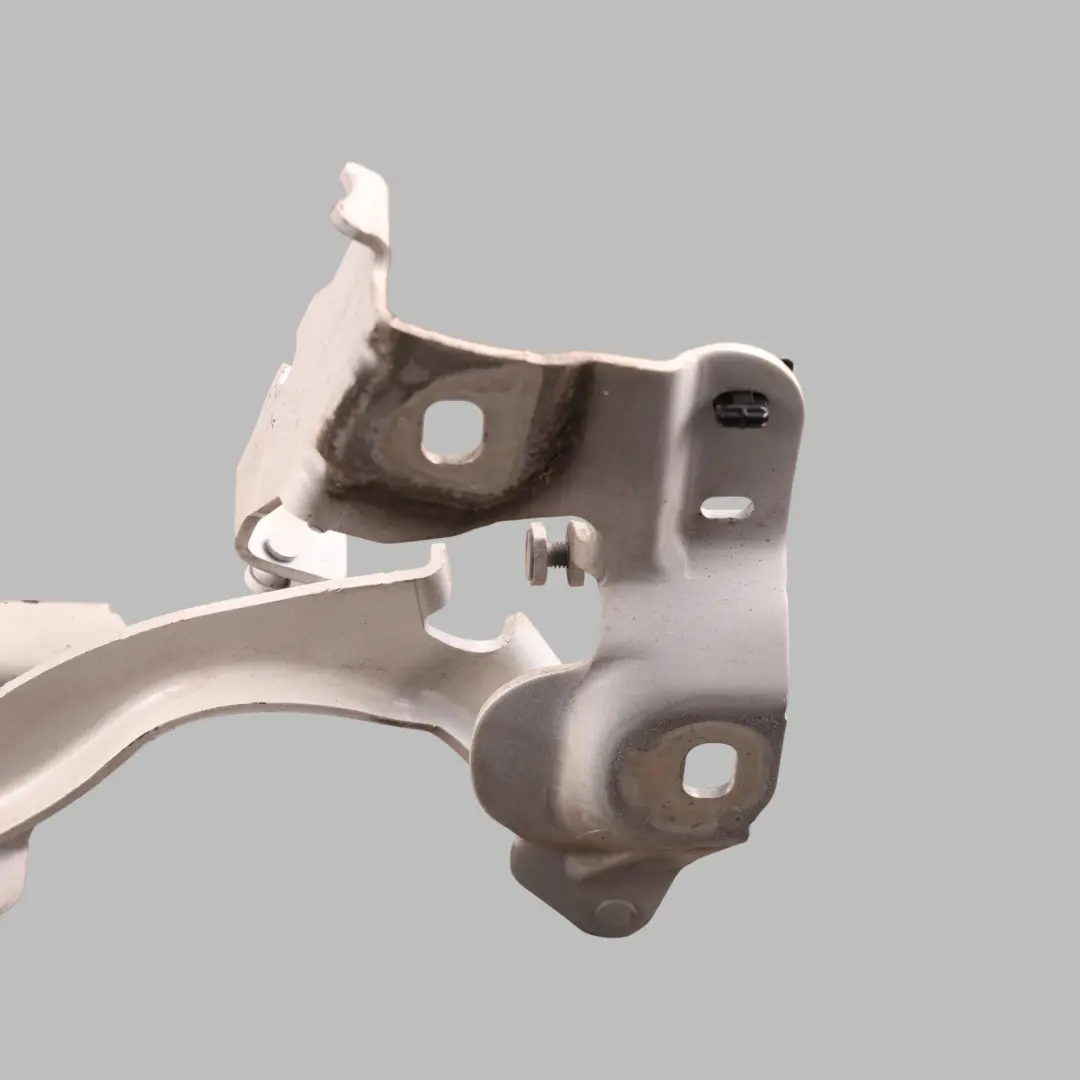 Front Bonnet Hood Engine Hinge Right O/S Mineral White - A96 to BMW F45 F46 with Part number 9632502 BMW F45 F46 Front Bonnet Hood Engine Hinge Right O/S Mineral White - A96 - SKU 9632502-MW - Part number 9632502