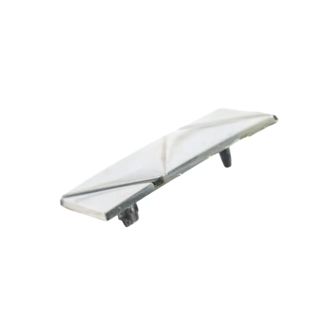 Citroen DS3 Emblemat Logo Zderzaka Przedniego Chrom do o numerze 9673792177 Citroen DS3 Emblemat Logo Zderzaka Przedniego Chrom - SKU 9673792177 - Numer Części 9673792177