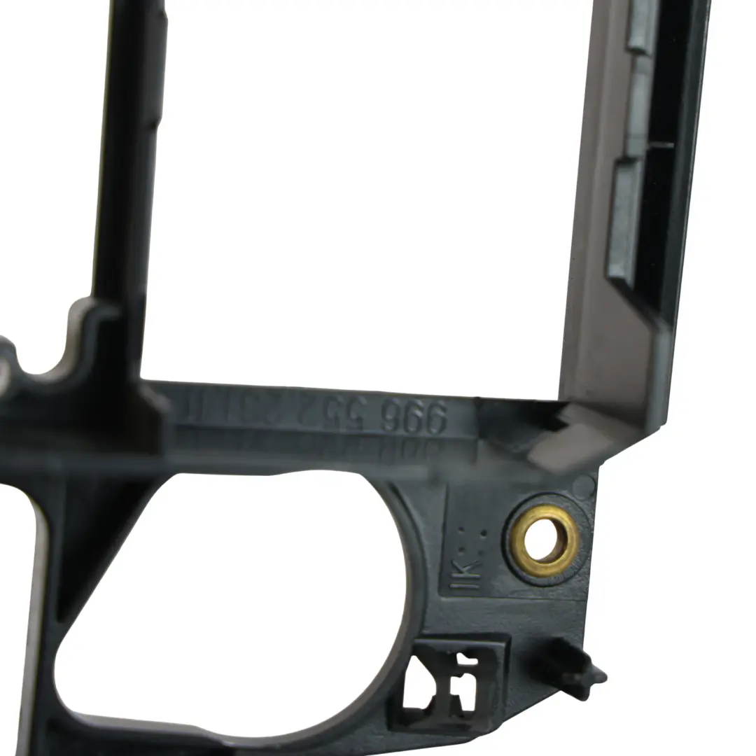 Soporte Rejilla Ventilación Radio para Porsche Carrera 996 Marco con número de pieza 99655223111 Porsche Carrera 996 Marco Soporte Rejilla Ventilación Radio - SKU 99655223111 - Número de pieza 99655223111