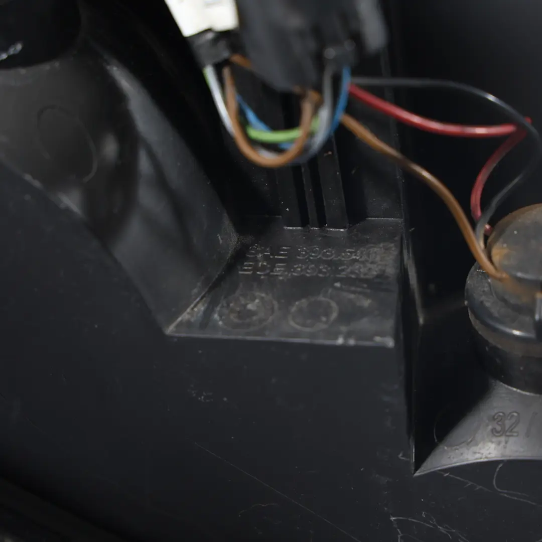 Heckleuchte Rücklicht Rechts für Porsche Carrera 996 mit Teilenummer 99663148600 Porsche Carrera 996 Heckleuchte Rücklicht Rechts - SKU 99663148600 - Teilenummer 99663148600