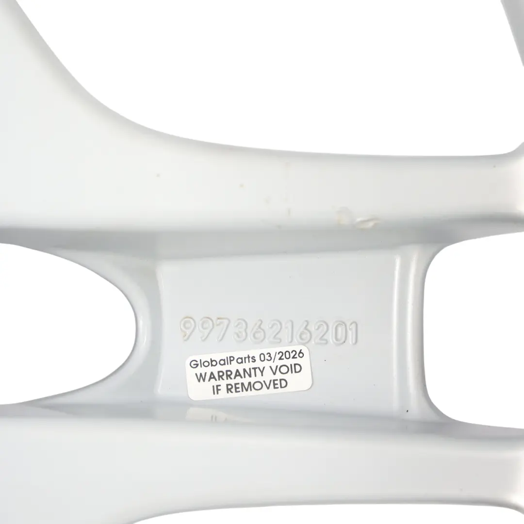 Porsche Carrera 997 Jante Alliage Argent 19" 11J ET:67 Star Spoke - SKU 99736216201-1 - Numéro de pièce 99736216201