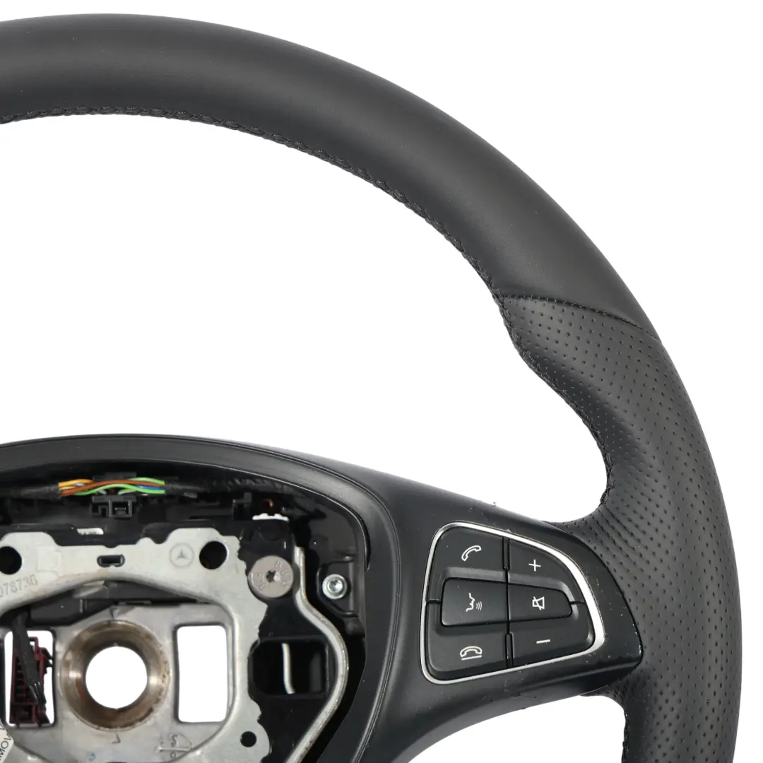 Volant NEUF Cuir Noir Multifonction pour Mercedes W205 à propos du numéro de pièce A0004604903 Mercedes W205 Volant NEUF Cuir Noir Multifonction - SKU A0004604903-2 - Numéro de pièce A0004604903
