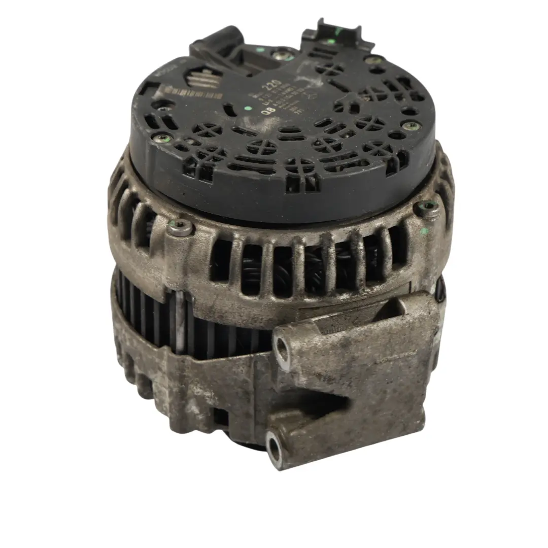 Alternator 220A 14V 0121813123 do Mercedes W221 o numerze A0009060200 Mercedes W221 Alternator 220A 14V 0121813123 - SKU A0009060200 - Numer Części A0009060200