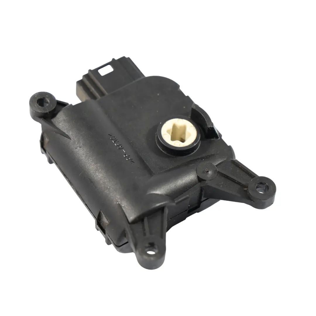 Actuador Delantero Calefacción Control Clima para Mercedes W639 Motor con número de pieza A0009060905 Mercedes W639 Motor Actuador Delantero Calefacción Control Clima - SKU A0009060905 - Número de pieza A0009060905