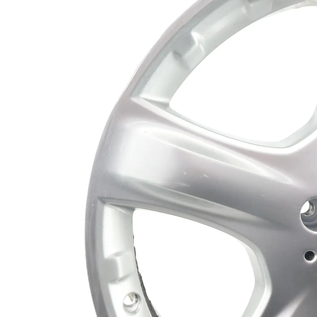 Felga Aluminiowa 19" 8J ET:60 Srebrna do Mercedes W164 o numerze A1644011202 Mercedes W164 Felga Aluminiowa 19" 8J ET:60 Srebrna - SKU A1644011202-2 - Numer Części A1644011202