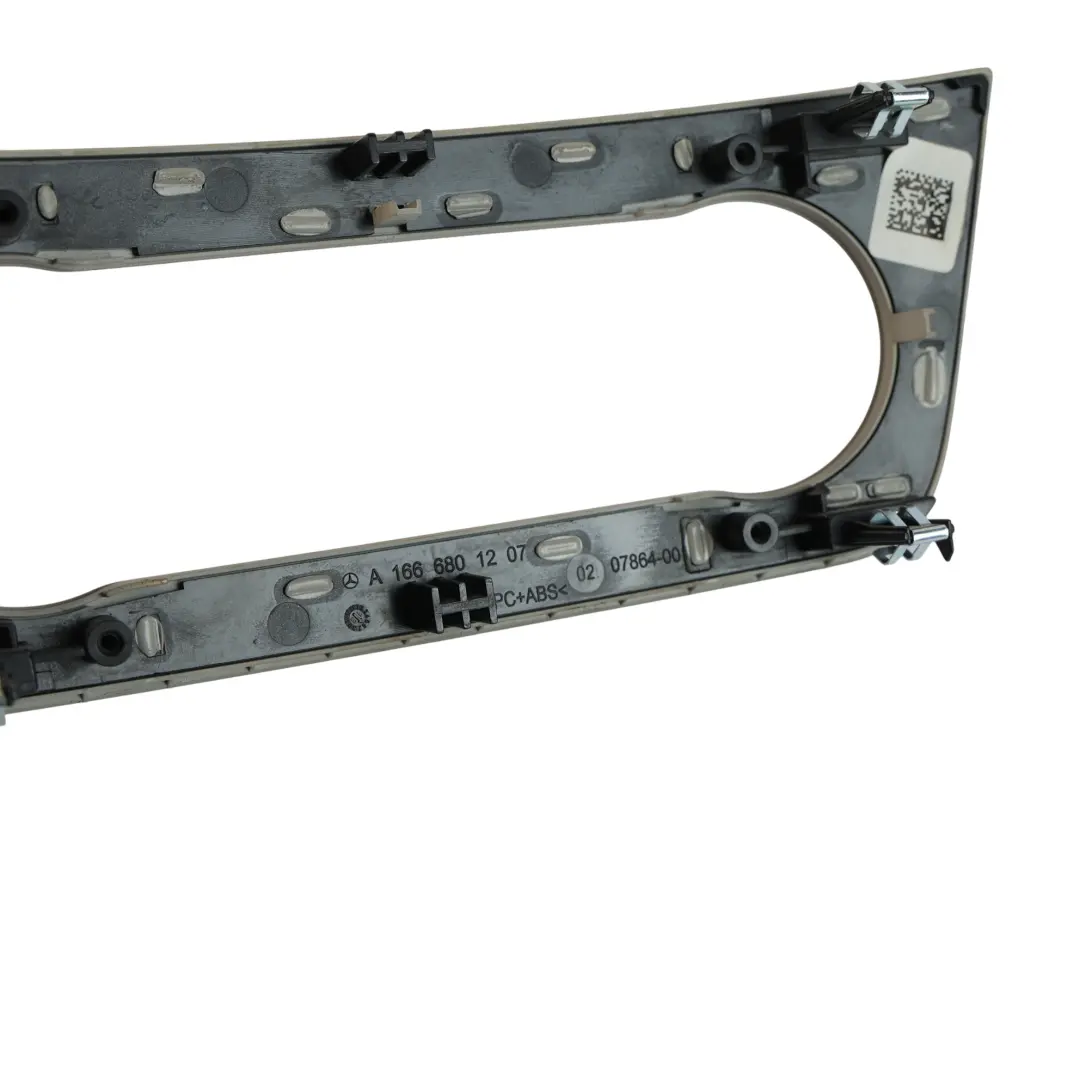 Ramka Panelu Przełączników Klimatyzacji Szara do Mercedes ML W166 o numerze A1666801207 Mercedes ML W166 Ramka Panelu Przełączników Klimatyzacji Szara - SKU A1666801207-1 - Numer Części A1666801207