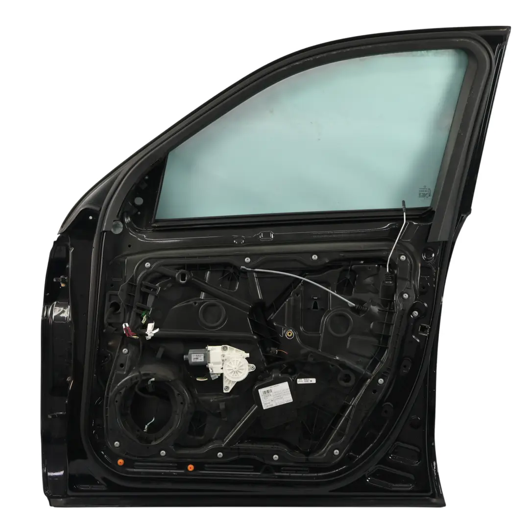 Drzwi Przednie Przód Prawe Obsidian Black Metallic - 197 do Mercedes ML W166 o numerze A1667200205 Mercedes ML W166 Drzwi Przednie Przód Prawe Obsidian Black Metallic - 197 - SKU A1667200205-OB - Numer Części A1667200205