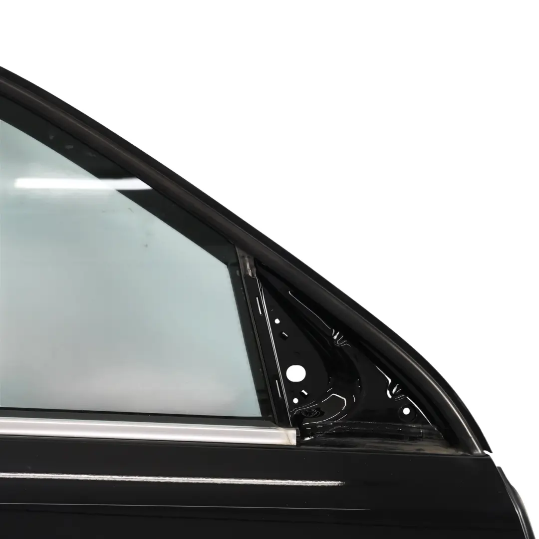 Porta Anteriore Destra Nero Obsidian Metallizzato per Mercedes ML W166 con numero di parte A1667200205 Mercedes ML W166 Porta Anteriore Destra Nero Obsidian Metallizzato - SKU A1667200205-OB - Numero di parte A1667200205