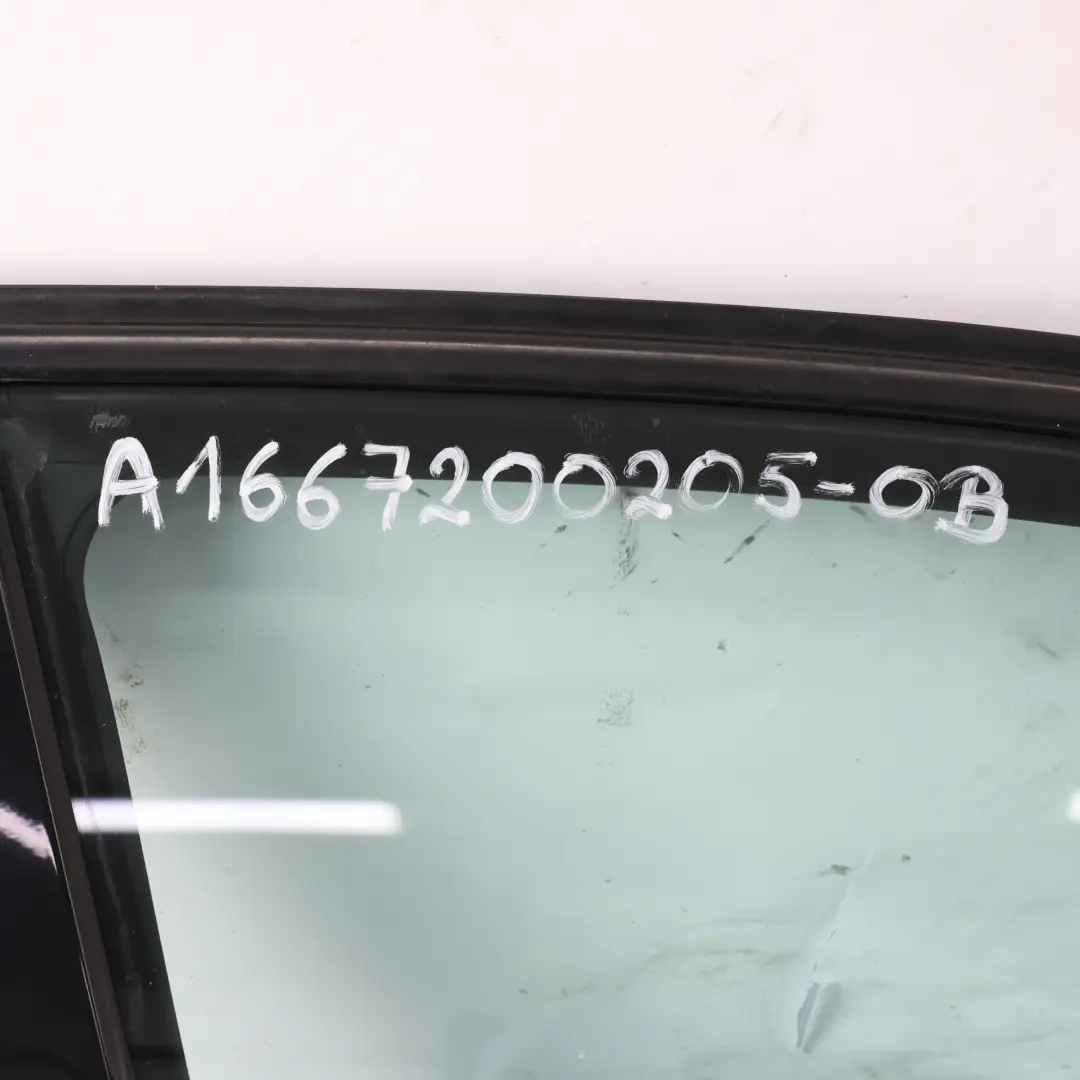 Tür Vorne Rechts Obsidian Schwarz Metallic 197 für Mercedes ML W166 mit Teilenummer A1667200205 Mercedes ML W166 Tür Vorne Rechts Obsidian Schwarz Metallic 197 - SKU A1667200205-OB - Teilenummer A1667200205