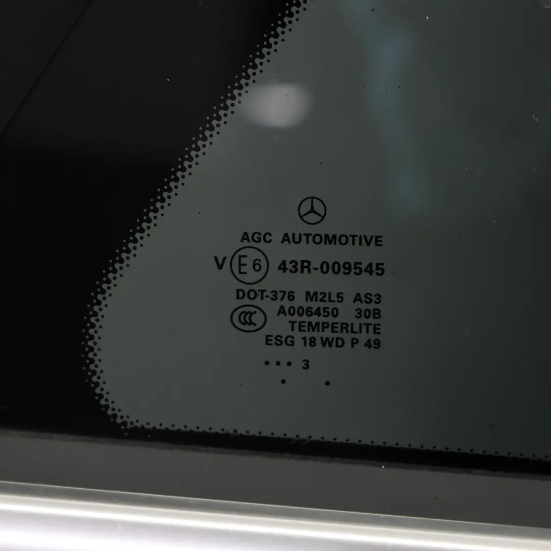 Mercedes ML W166 Porte Arrière Droite Obsidian Black Metallic 197 - SKU A1667300205-OB - Numéro de pièce A1667300205