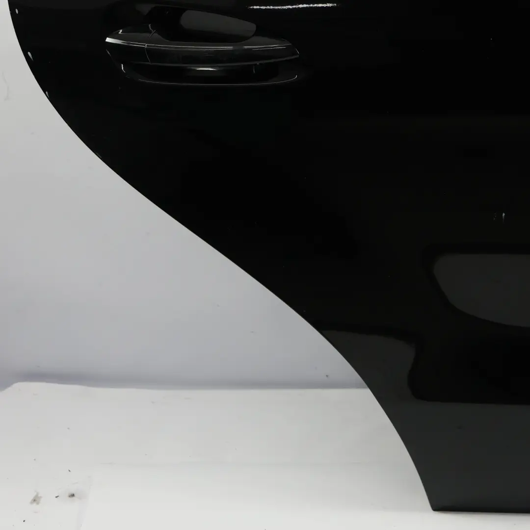 Tür Hinten Rechts Obsidian Schwarz Metallic für Mercedes ML W166 mit Teilenummer A1667300205 Mercedes ML W166 Tür Hinten Rechts Obsidian Schwarz Metallic - SKU A1667300205-OB - Teilenummer A1667300205