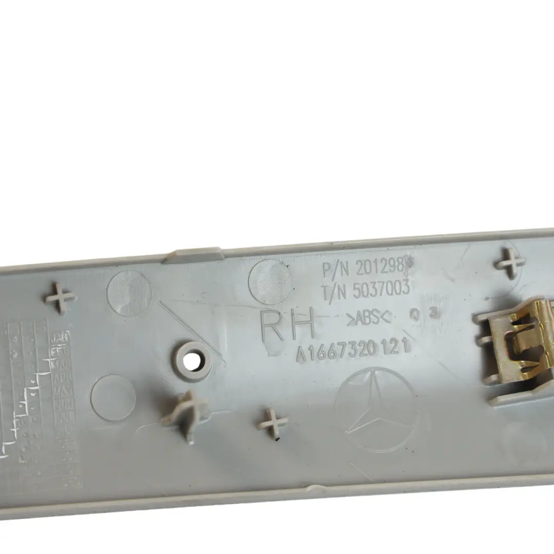 Mercedes ML350 AMG Line Modanatura Porta Posteriore Destra - SKU A1667320121 - Numero di parte A1667320121