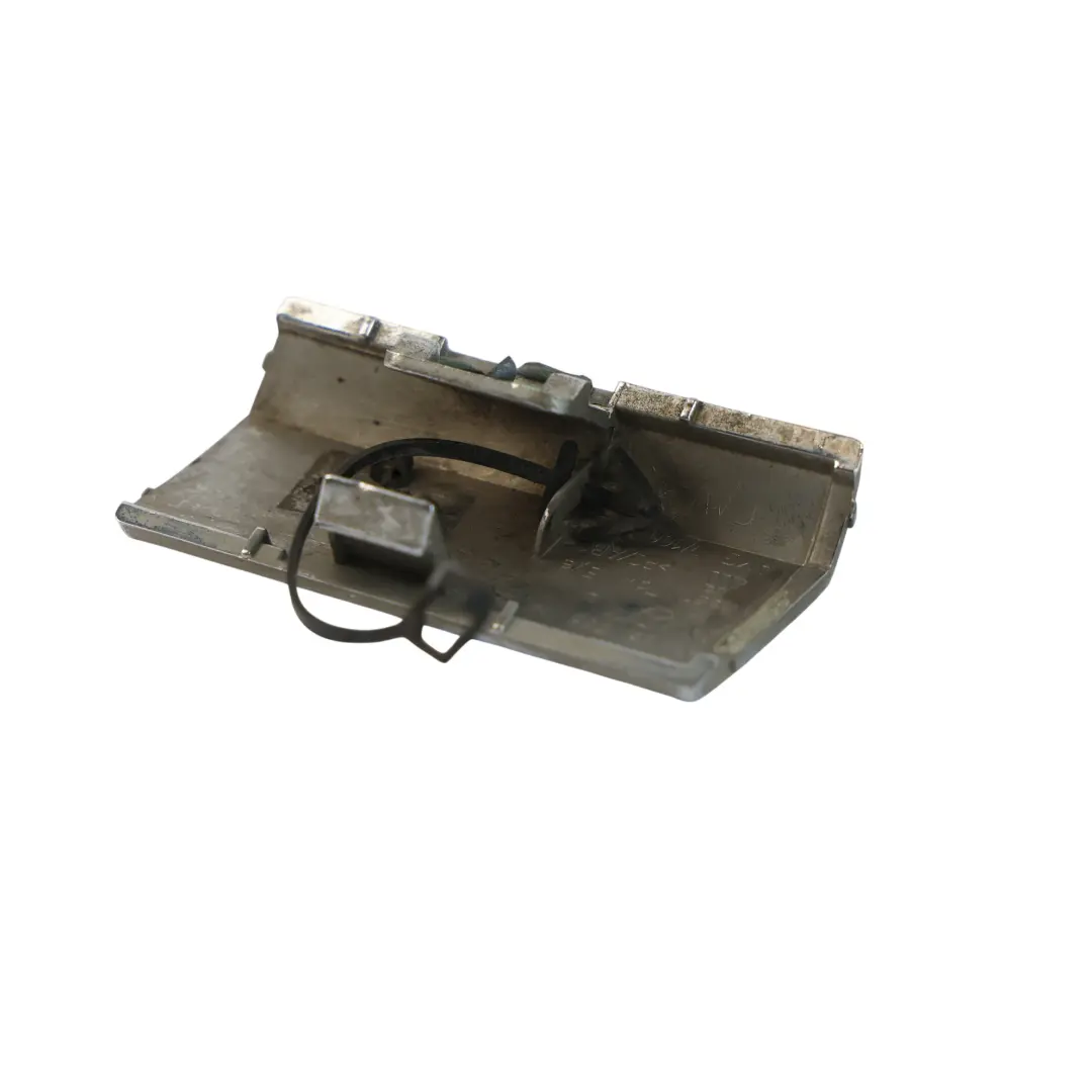 Cache Crochet Remorquage Arrière pour Mercedes W166 AMG à propos du numéro de pièce A1668851423 Mercedes W166 AMG Cache Crochet Remorquage Arrière - SKU A1668851423 - Numéro de pièce A1668851423