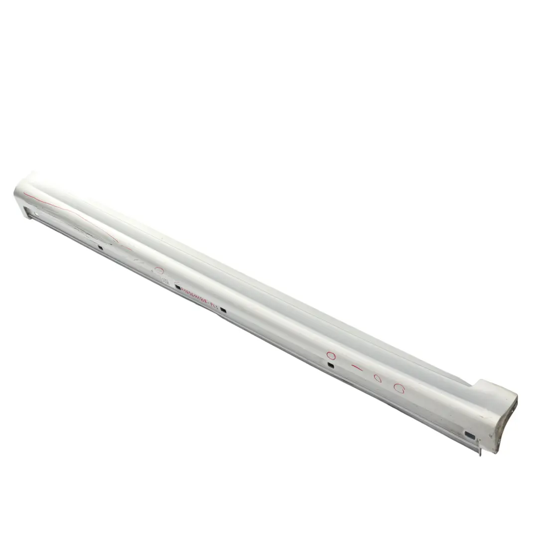 Osłona Listwa Progu Drzwi Lewa Polar Silver 761 do Mercedes W245 o numerze A1696111508 Mercedes W245 Osłona Listwa Progu Drzwi Lewa Polar Silver 761 - SKU A1696111508-PLS - Numer Części A1696111508