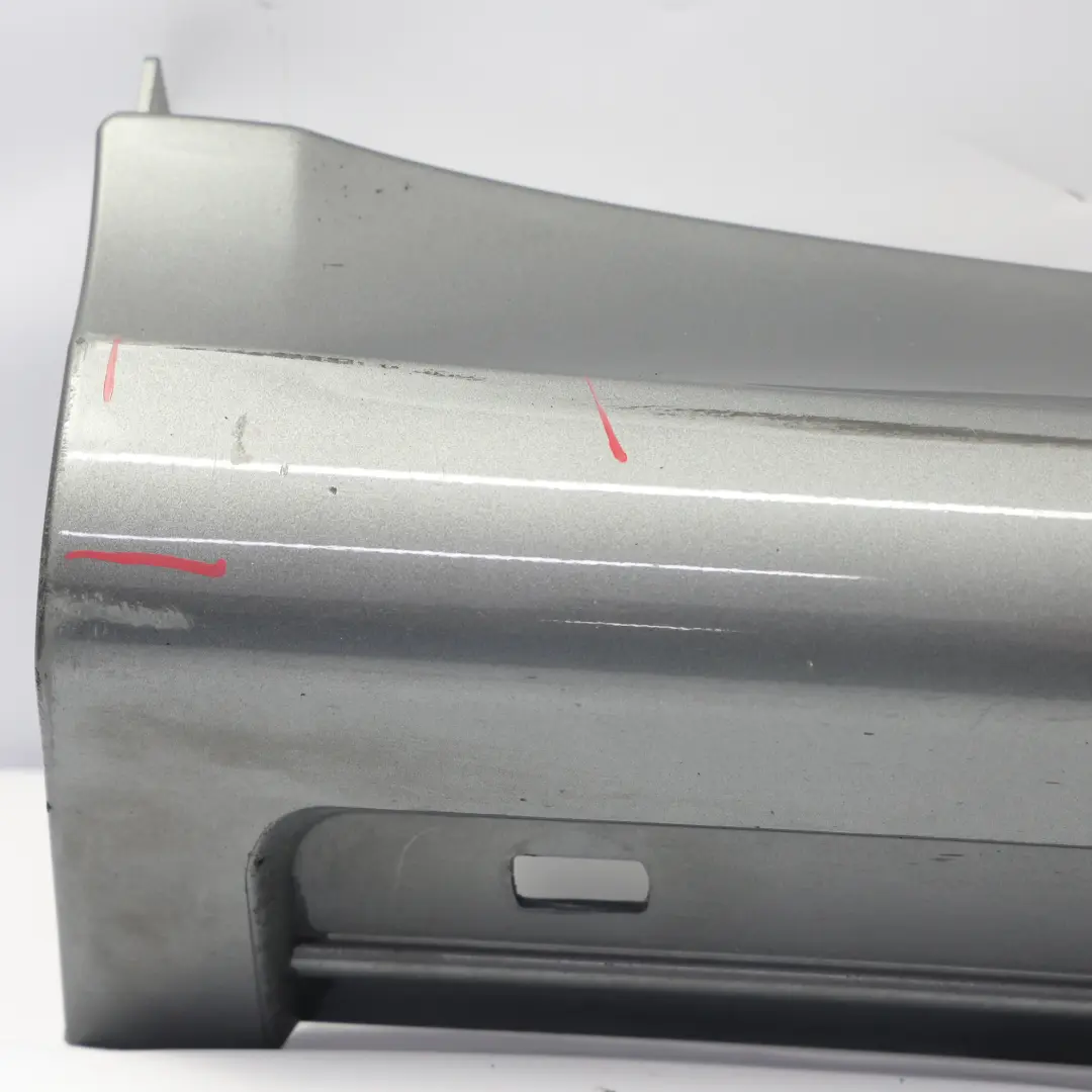 Faldón lateral Mercedes W245 Cubre umbral de puerta derecho Gris montaña - 787 para con número de pieza A1696111608 Faldón lateral Mercedes W245 Cubre umbral de puerta derecho Gris montaña - 787 - SKU A1696111608-MG1 - Número de pieza A1696111608