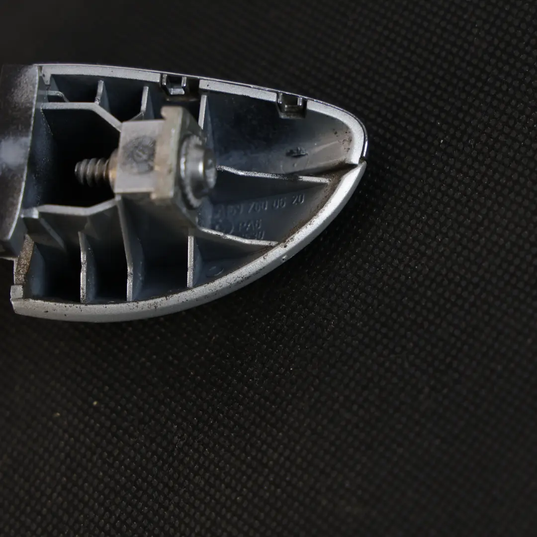 Poignée Porte Droite Argent Polaire 761 pour Mercedes W169 W245 à propos du numéro de pièce A1697600270 Mercedes W169 W245 Poignée Porte Droite Argent Polaire 761 - SKU A1697600270-PLS - Numéro de pièce A1697600270